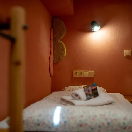 Podkrovni Pokojiky S Kuchynkou A Venkovnim I Vnitrnim Posezenim Pensionat